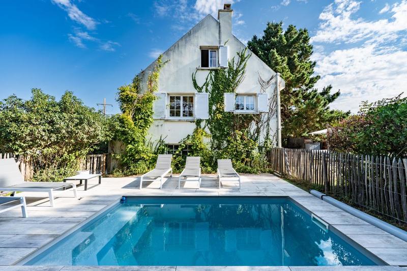 Maison - 195 m² - 9 pièces