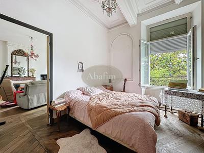 Immeuble - 246 m² - 9 pièces