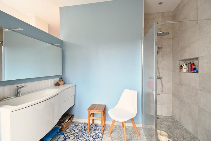 Maison - 230 m² - 8 pièces