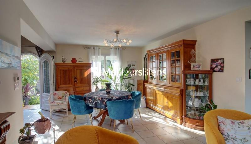 Maison - 137 m² - 6 pièces