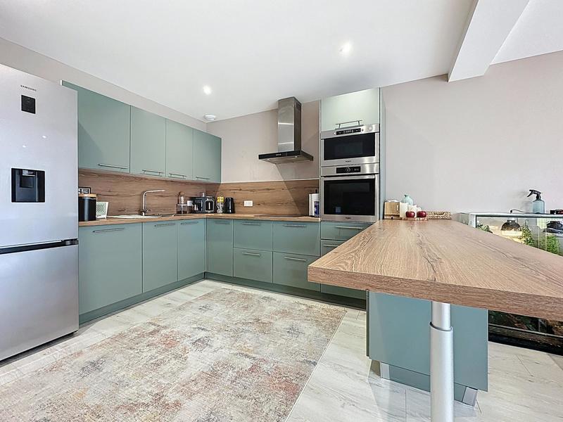 Maison - 95 m² - 5 pièces