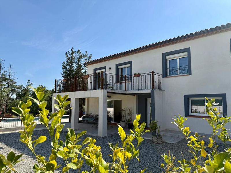 Villa - 194 m² - 9 pièces