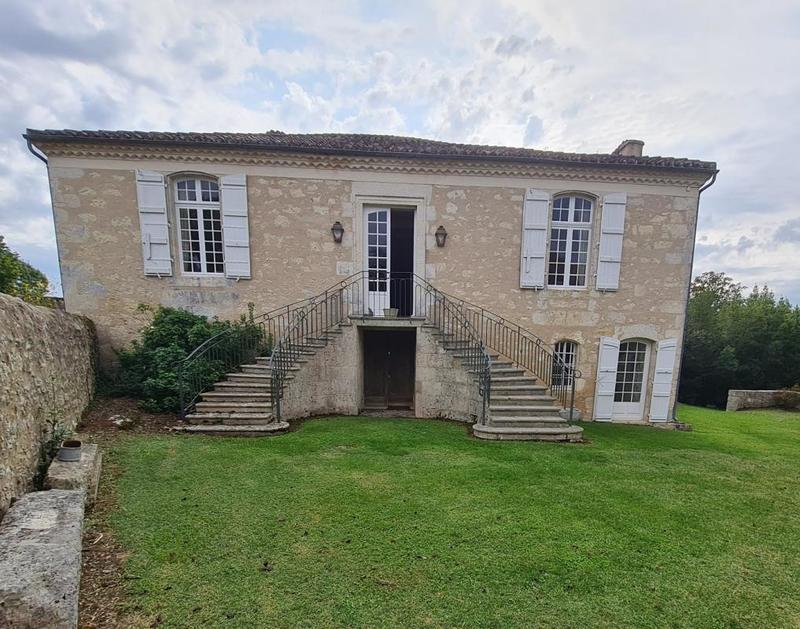 Maison de maîtres - 550 m² - 14 pièces