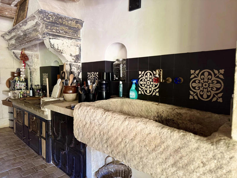 Maison traditionnelle - 252 m² - 7 pièces