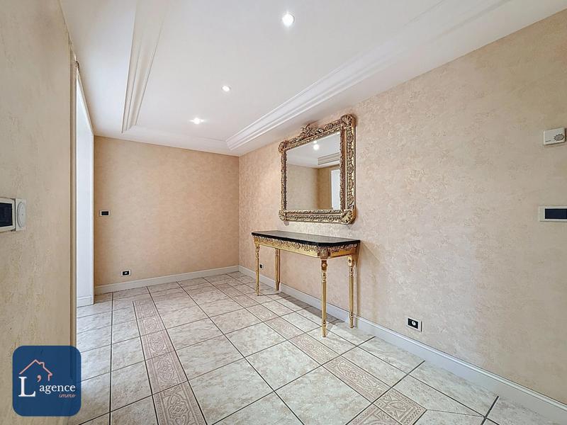 Appartement - 349 m² - 6 pièces