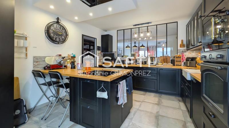 Maison - 175 m² - 8 pièces