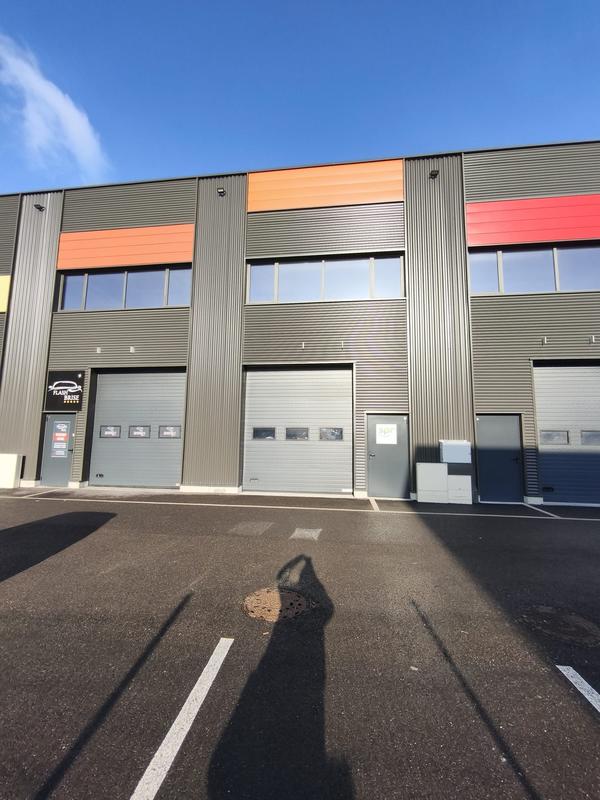 Entrepôt - 120 m² - 2 pièces