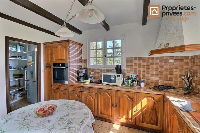 Maison - 241 m² - 10 pièces