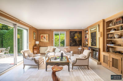 Maison contemporaine - 247 m² - 9 pièces