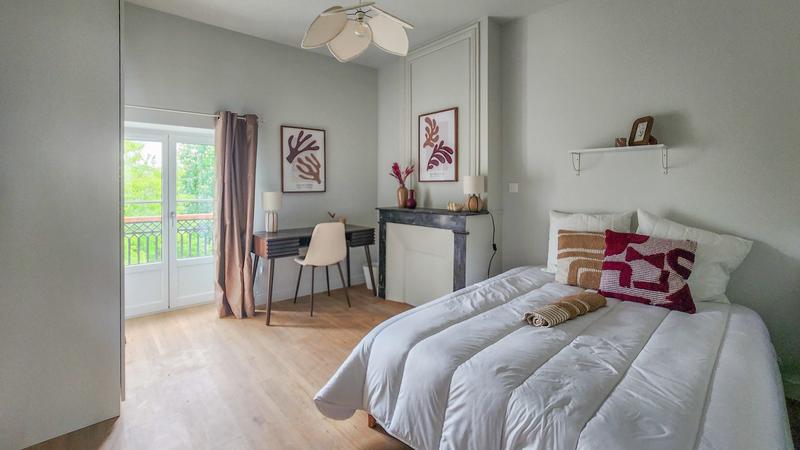 Maison ancienne - 243 m² - 12 pièces