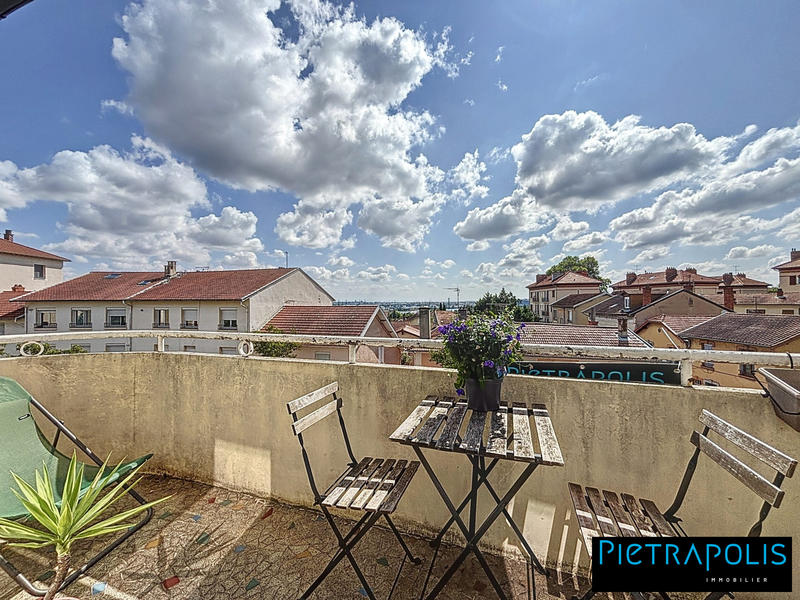 Appartement - 90 m² - 4 pièces