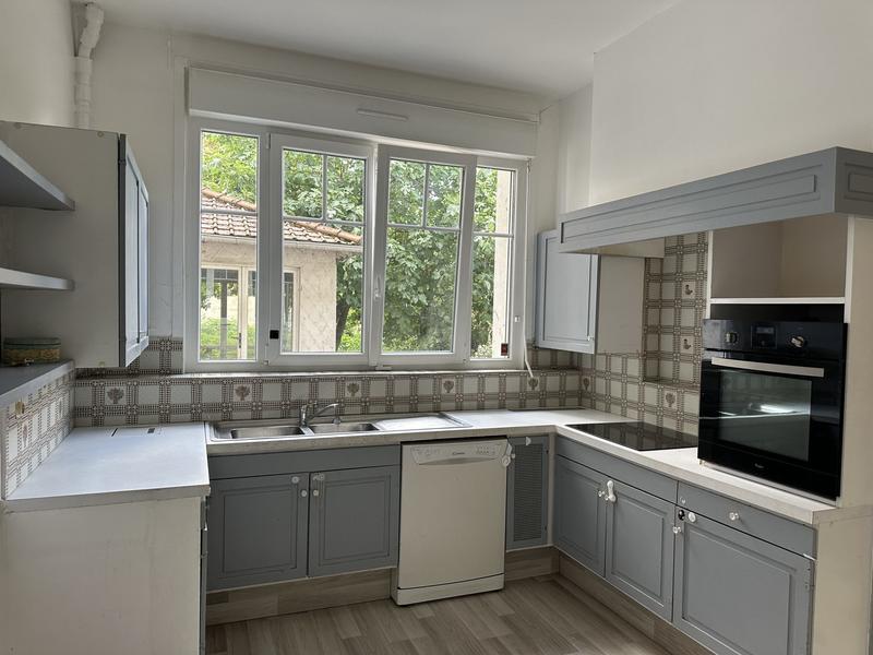 Maison - 200 m² - 8 pièces