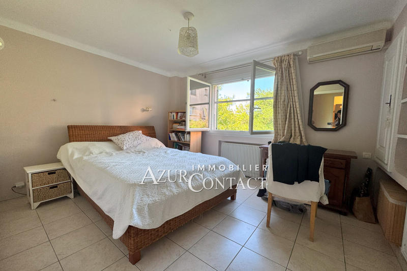 Maison - 210 m² - 8 pièces