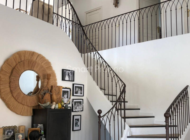 Propriété - 316 m² - 9 pièces