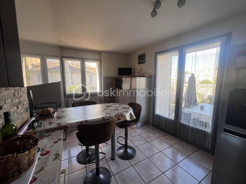Maison en pierre - 223 m² - 9 pièces