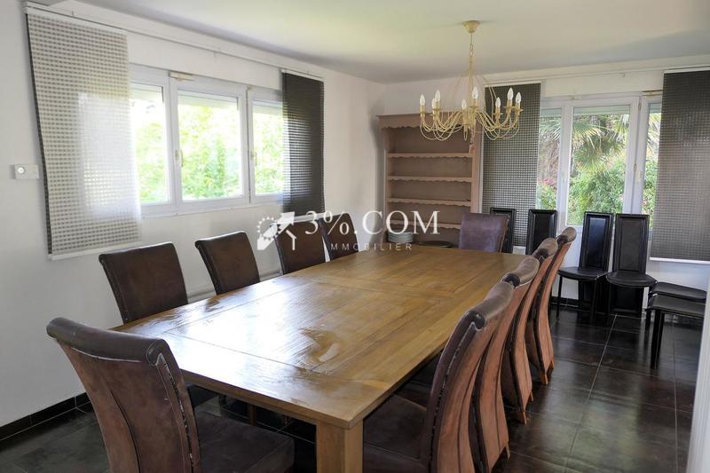 Villa - 195 m² - 8 pièces