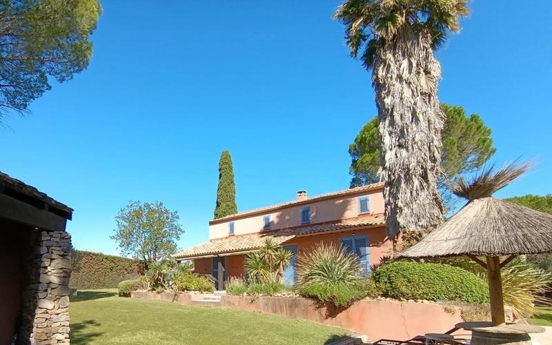 Villa - 220 m² - 7 pièces