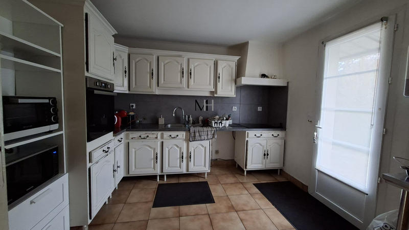 Maison traditionnelle - 170 m² - 8 pièces