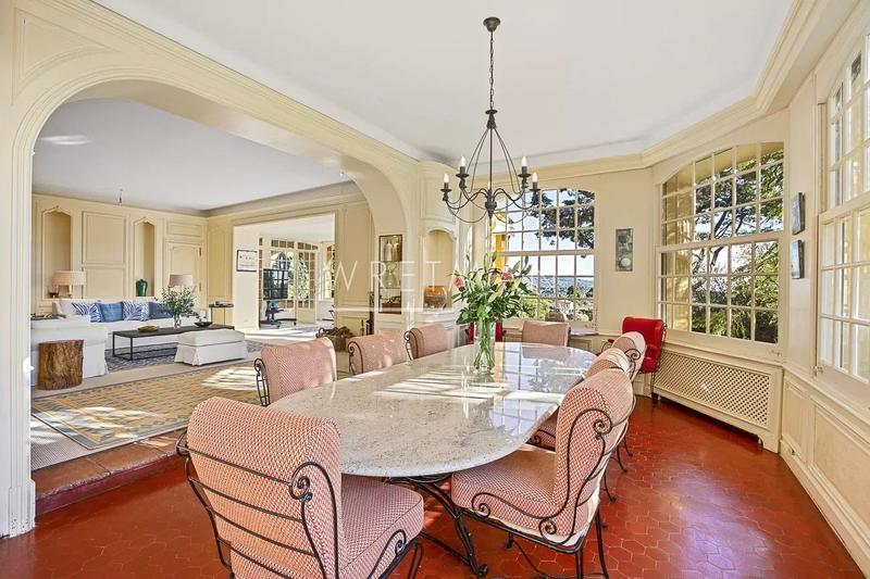 Immeuble mixte - 826 m²