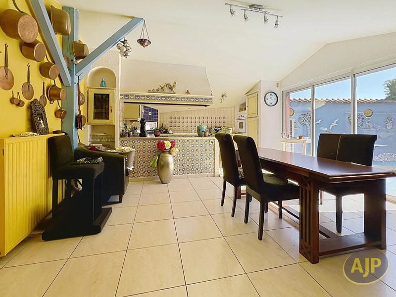 Maison - 190 m² - 5 pièces