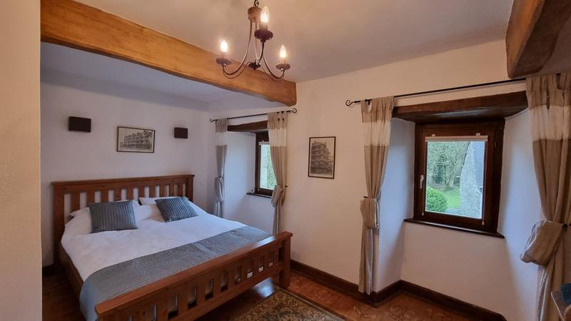 Maison - 187 m² - 11 pièces