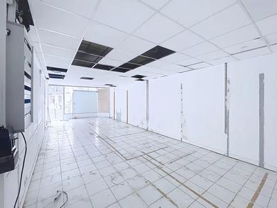 Magasins - 94 m² - 2 pièces