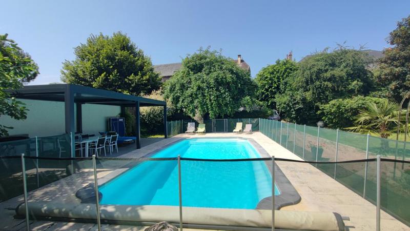 Maison - 200 m² - 7 pièces