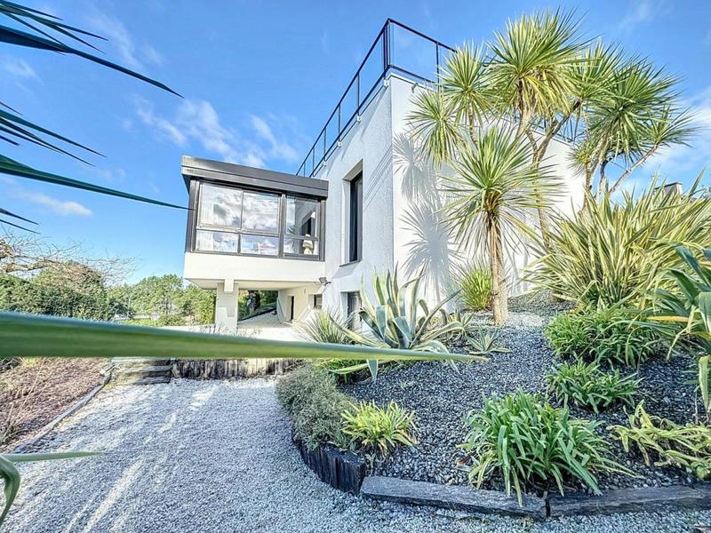 Maison - 213 m² - 5 pièces