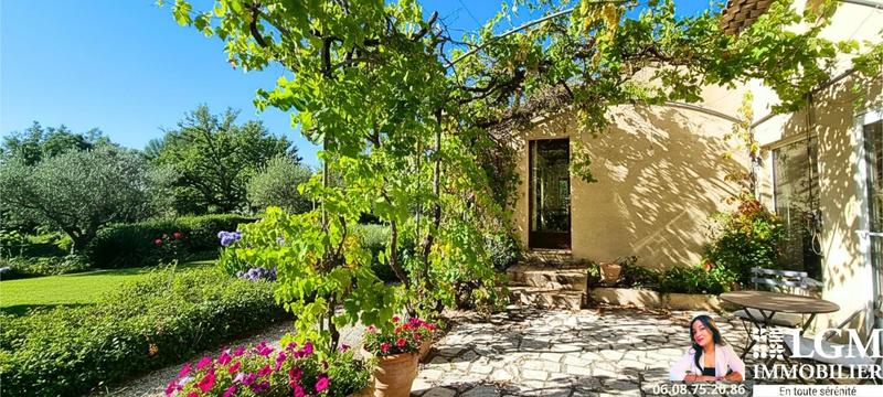 Villa - 300 m² - 8 pièces