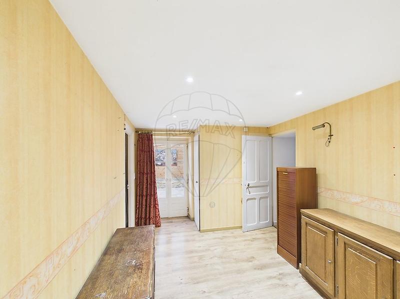 Maison - 240 m² - 12 pièces