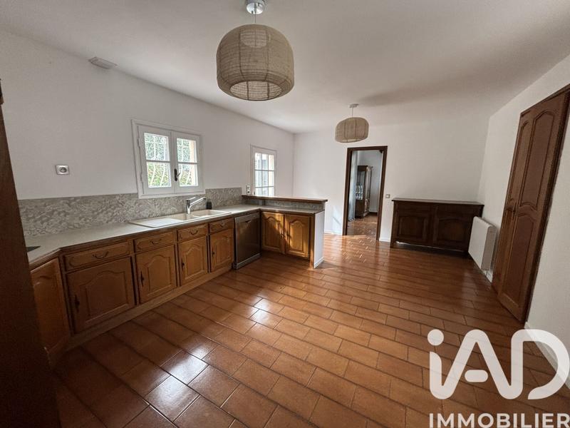 Maison - 360 m² - 12 pièces