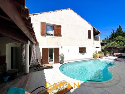 Villa - 255 m² - 6 pièces