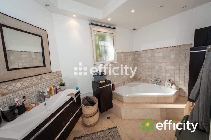 Pavillon - 183 m² - 5 pièces