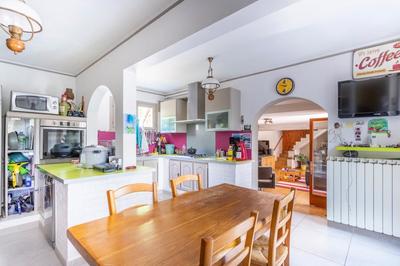 Propriété - 164 m² - 6 pièces