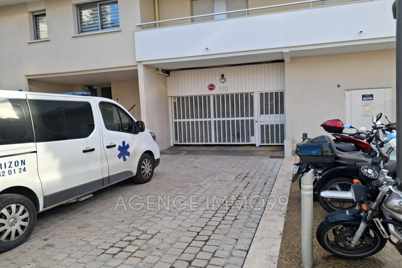 Parking / Garage - 12 m²