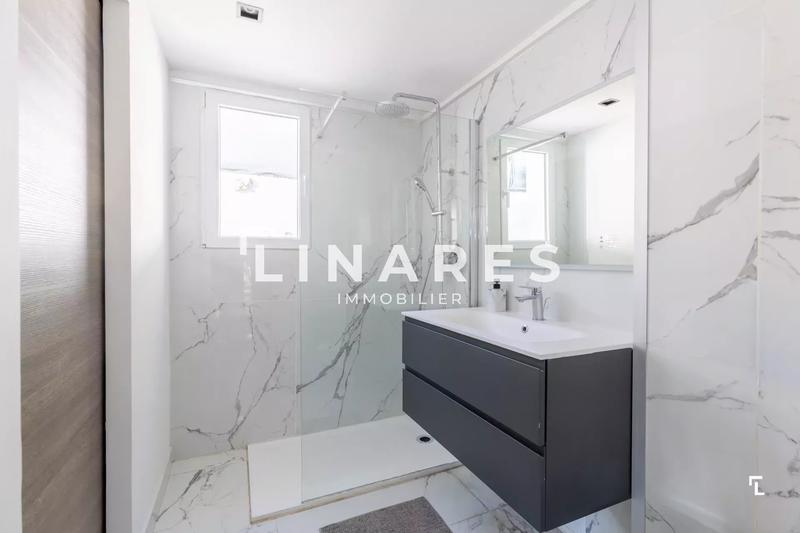 Villa - 242 m² - 5 pièces