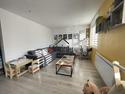 Maison - 90 m² - 5 pièces