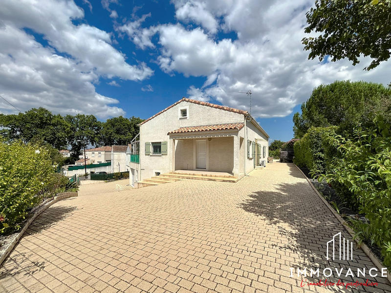 Villa - 200 m² - 6 pièces