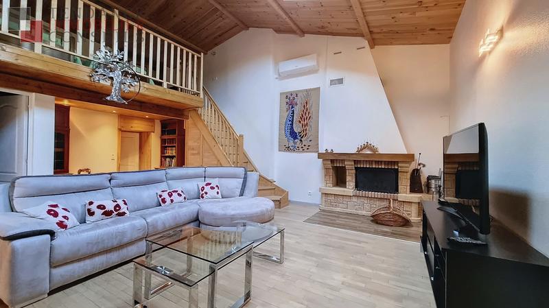 Maison - 528 m² - 17 pièces