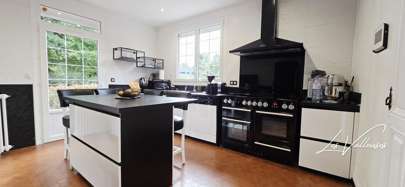 Maison - 182 m² - 6 pièces