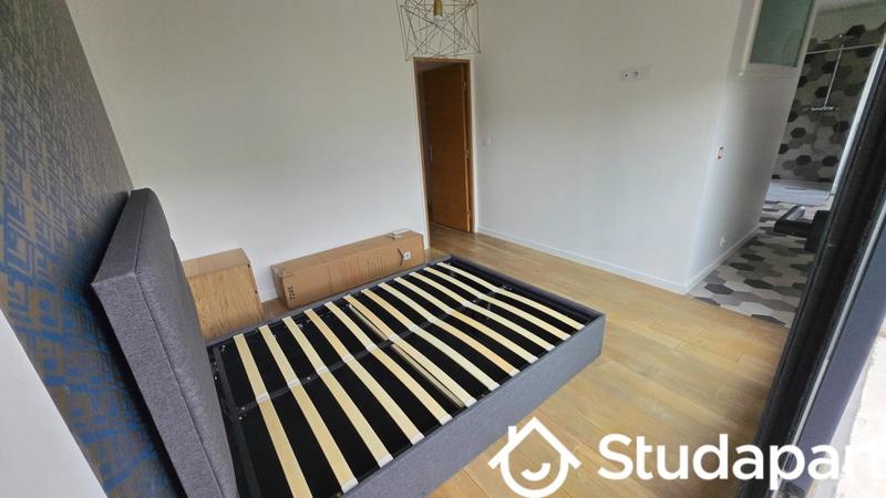 Chambre - 9 m² - 1 pièce