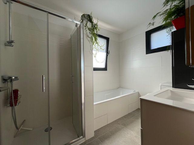 Maison - 106 m² - 4 pièces