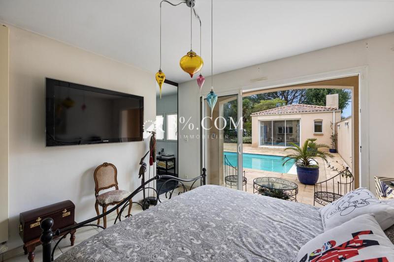 Maison - 230 m² - 7 pièces