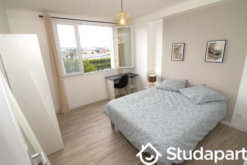 Chambre - 11 m² - 1 pièce