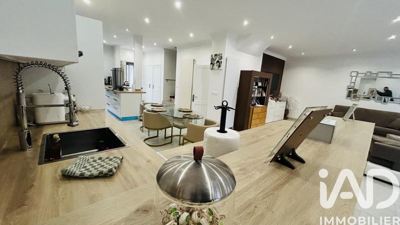 Maison - 186 m² - 8 pièces