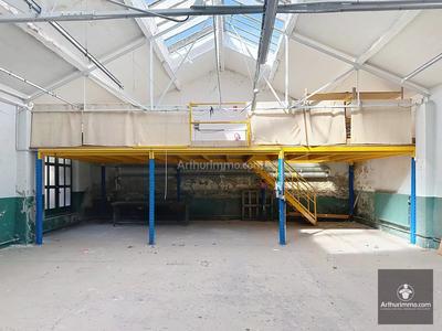 Immeuble - 185 m² - 10 pièces