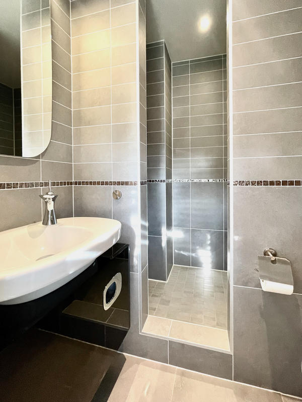 Propriété - 246 m² - 8 pièces