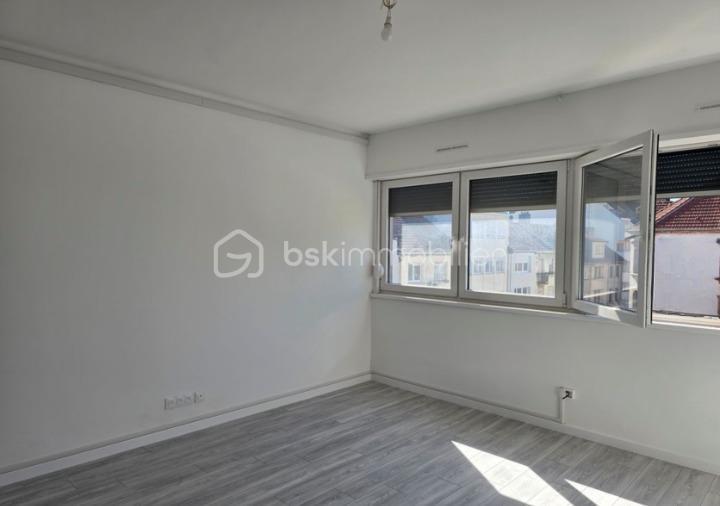 Immeuble - 1 700 m² - 45 pièces