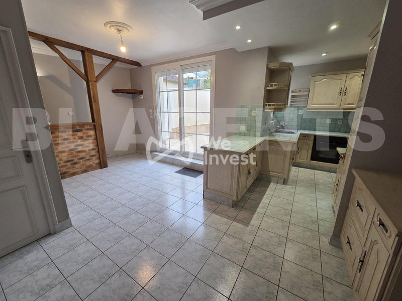 Maison - 202 m² - 8 pièces