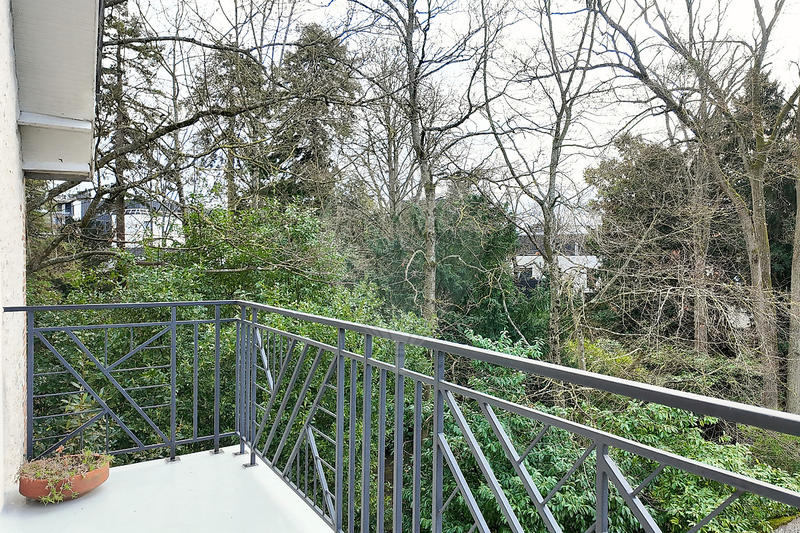 Atelier d'activités - 140 m² - 6 pièces